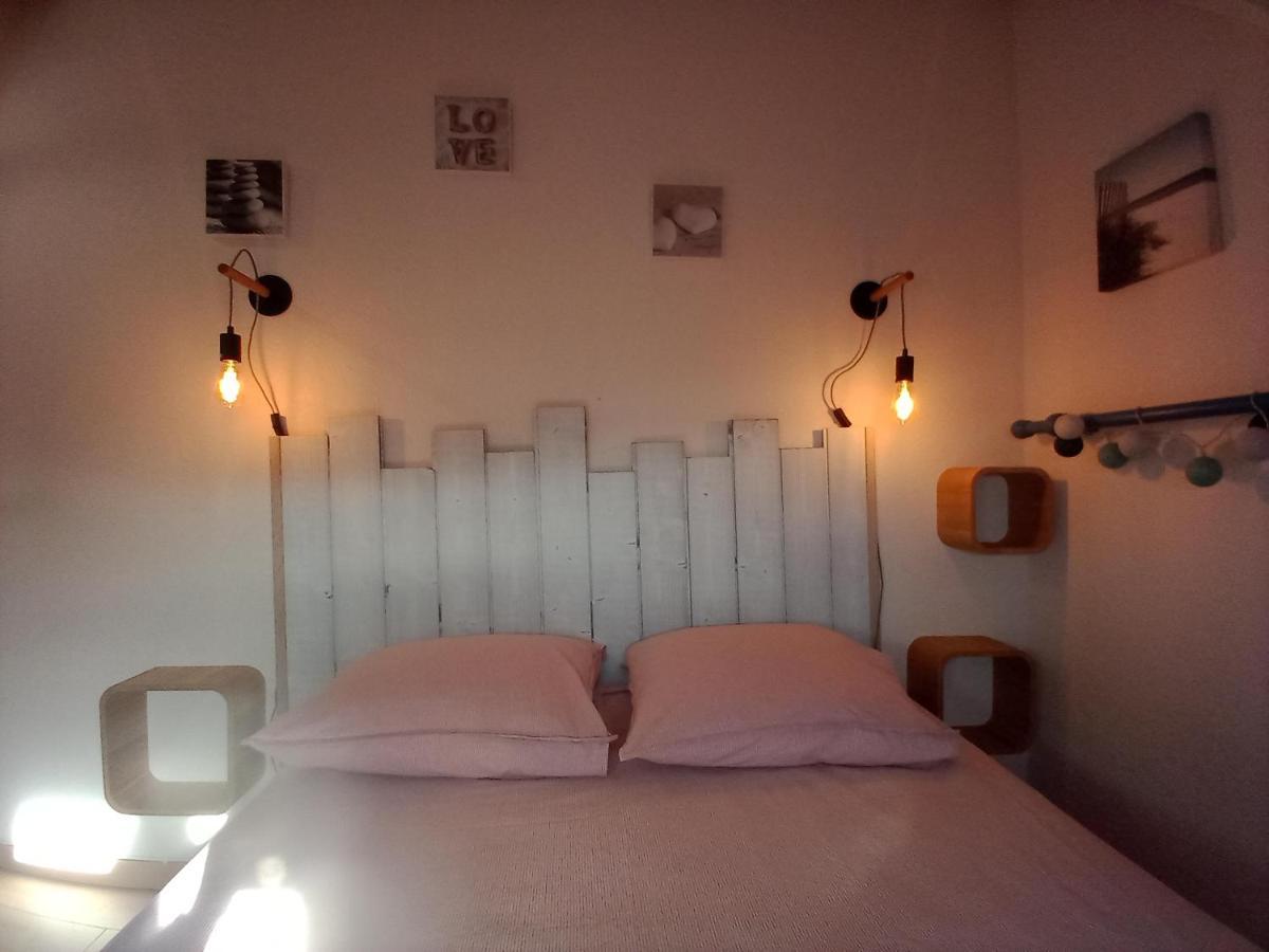 Appartamento Duplex Les Pieds Dans L' Eau Jullouville-les-Pins Esterno foto